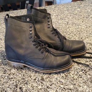 Mens size 10 Dr Martens boots